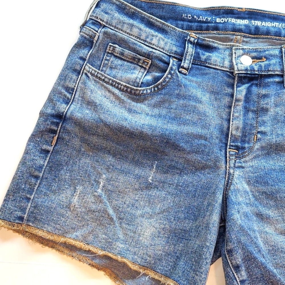 Women's Old Navy Distressed Stone Wash Boyfriend Straight Jean Shorts - Picture 2 of 5
